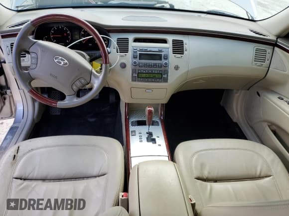 ✅ 2007 Hyundai Azera SE • VIN: KMHFC46FX7A189812 • Lot: 86695285. Listed on Copart with 73,191 mi. Free auction sales archive from the USA and detailed vehicle history report at DreamBid. Image 8.