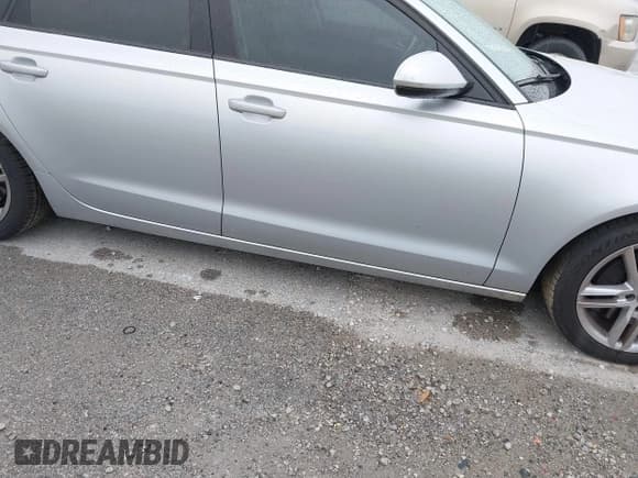 ✅ 2012 Audi A6 Premium • VIN: WAUFGAFC8CN042921 • Лот: 42375705. Опубликован ранее на IAAI с пробегом 123 802 миль. Бесплатный доступ к архиву аукционных продаж из США и подробный отчёт об истории автомобиля на DreamBid. Изображение 12.