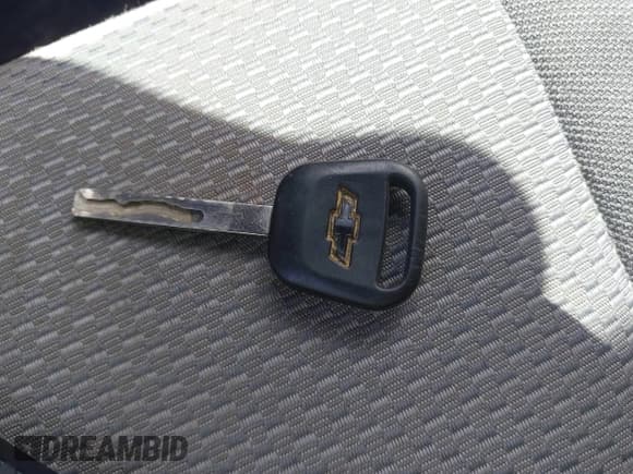 ✅ 2015 Chevrolet Silverado 2500HD Work Truck • VIN: 1GC0CUEG0FZ502953 • Lot: 42425034. Wystawiony na IAAI z przebiegiem Nie podano. Bezpłatny archiwum sprzedaży aukcyjnych z USA i szczegółowy raport historii pojazdu na DreamBid. Zdjęcie 11.