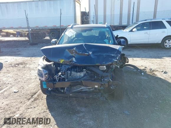 ✅ 2024 Hyundai Venue SEL • VIN: KMHRC8A32RU284206 • Lot: 41032728. Listed on IAAI with Not provided. Free auction sales archive from the USA and detailed vehicle history report at DreamBid. Image 11.