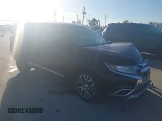 ✅ 2016 Mitsubishi Outlander SE • VIN: JA4AZ3A32GZ041928 • Lot: 43679611. Listed on IAAI with 140,310 mi. Free auction sales archive from the USA and detailed vehicle history report at DreamBid. Image 1.