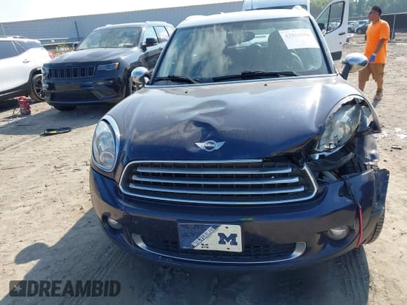 ✅ 2014 MINI Countryman • VIN: WMWZB3C55EWR39737 • Lot: 42964502. Listed on IAAI with 112,473 mi. Free auction sales archive from the USA and detailed vehicle history report at DreamBid. Image 12.