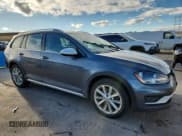 ✅ 2017 Volkswagen Golf S • VIN: 3VWH17AU2HM516750 • Лот: 93112945. Опубликован ранее на Copart с пробегом 110 388 миль. Бесплатный доступ к архиву аукционных продаж из США и подробный отчёт об истории автомобиля на DreamBid. Изображение 4.