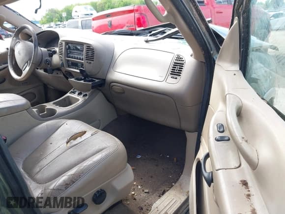 ✅ 2000 Ford Expedition Eddie Bauer • VIN: 1FMPU18L5YLC36320 • Lot: 42355865. Listed on IAAI with 221,787 mi. Free auction sales archive from the USA and detailed vehicle history report at DreamBid. Image 5.