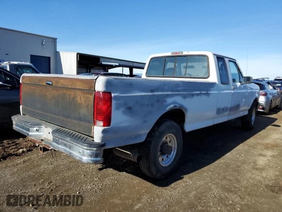 ✅ 1997 Ford F-250 • VIN: 1FTHX25F5VED07651 • Lot: 87223024. Wystawiony na Copart z przebiegiem 221 981 mil. Bezpłatny archiwum sprzedaży aukcyjnych z USA i szczegółowy raport historii pojazdu na DreamBid. Zdjęcie 3.