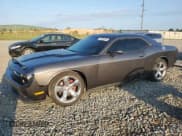 ✅ 2014 Dodge Challenger R/T 100th Anniversary Appearance • VIN: 2C3CDYBT6EH136826 • Lot: 72355944. Wystawiony na Copart z przebiegiem 98 953 mil. Bezpłatny archiwum sprzedaży aukcyjnych z USA i szczegółowy raport historii pojazdu na DreamBid. Zdjęcie 1.