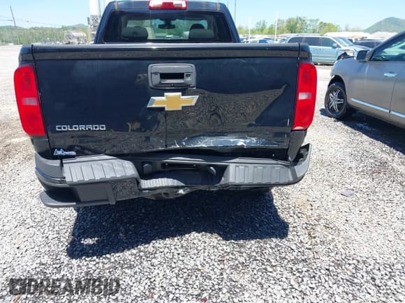 ✅ 2017 Chevrolet Colorado 4WD Work Truck • VIN: 1GCHTBEA4H1303800 • Лот: 42119058. Опубликован ранее на IAAI с пробегом 57 264 миль. Бесплатный доступ к архиву аукционных продаж из США и подробный отчёт об истории автомобиля на DreamBid. Изображение 6.