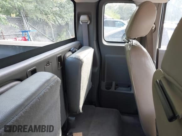 ✅ 2011 Ram Dakota Big Horn • VIN: 1D7RW3BKXBS569148 • Lot: 43034444. Listed on IAAI with 94,027 mi. Free auction sales archive from the USA and detailed vehicle history report at DreamBid. Image 8.