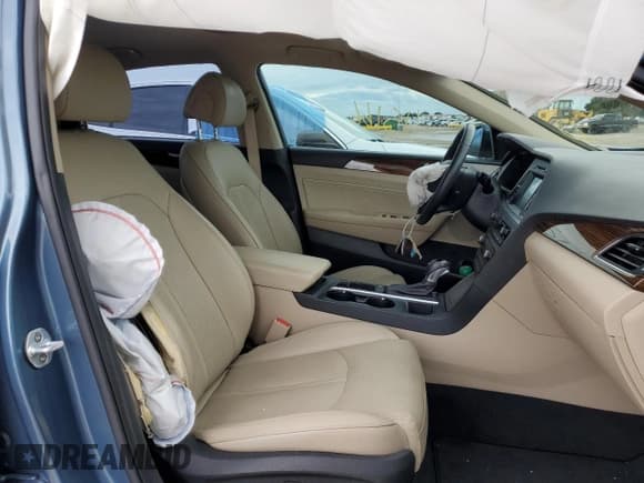 ✅ 2017 Hyundai Sonata Sport • VIN: 5NPE34AF4HH554468 • Lot: 61037842. Listed on Copart with 45,166 mi. Free auction sales archive from the USA and detailed vehicle history report at DreamBid. Image 5.