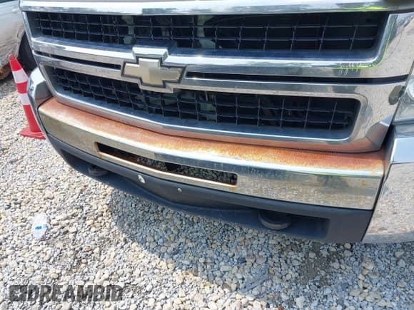 ✅ 2007 Chevrolet Silverado 2500HD 1LT • VIN: 1GCHK23K77F561325 • Lot: 42860200. Wystawiony na IAAI z przebiegiem 354 528 mil. Bezpłatny archiwum sprzedaży aukcyjnych z USA i szczegółowy raport historii pojazdu na DreamBid. Zdjęcie 6.