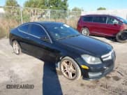✅ 2013 Mercedes-Benz C 250 • VIN: WDDGJ4HB2DG084513 • Lot: 43914191. Wystawiony na IAAI z przebiegiem 221 336 mil. Bezpłatny archiwum sprzedaży aukcyjnych z USA i szczegółowy raport historii pojazdu na DreamBid. Zdjęcie 1.