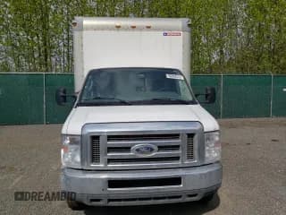 ✅ 2017 Ford E-Series Commercial • VIN: 1FDWE3FS9HDC67451 • Lot: 51675405. Wystawiony na Copart z przebiegiem 222 381 mil. Bezpłatny archiwum sprzedaży aukcyjnych z USA i szczegółowy raport historii pojazdu na DreamBid. Zdjęcie 5.