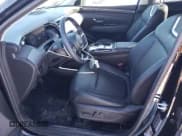 ✅ 2023 Hyundai Tucson Limited • VIN: KM8JECA12PU103045 • Lot: 37957114. Wystawiony na Copart z przebiegiem 6 007 mil. Bezpłatny archiwum sprzedaży aukcyjnych z USA i szczegółowy raport historii pojazdu na DreamBid. Zdjęcie 7.