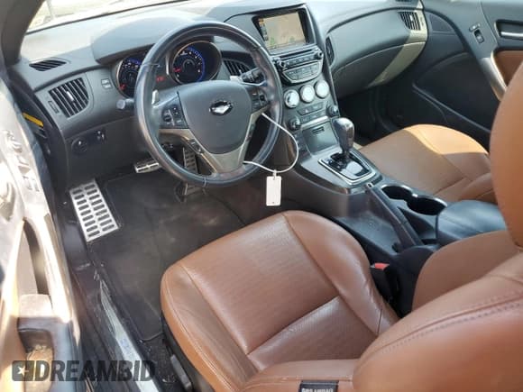 ✅ 2016 Hyundai Genesis Coupe Ultimate • VIN: KMHHU6KJ1GU133641 • Lot: 60177775. Wystawiony na Copart z przebiegiem 83 244 mil. Bezpłatny archiwum sprzedaży aukcyjnych z USA i szczegółowy raport historii pojazdu na DreamBid. Zdjęcie 8.