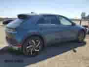 2022 Hyundai Ioniq 5 SEL z VIN KM8KN4AE4NU068714, wystawiony jako Copart lot #49260454 z przebiegiem 26 557 mil mil oraz . Historia ofert i sprzedaży dostępna na DreamBid. Obrazek 3.