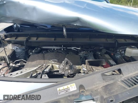 ✅ 2022 Toyota Highlander XLE • VIN: 5TDHZRAH2NS105841 • Lot: 43393622. Listed on IAAI with 56,701 mi. Free auction sales archive from the USA and detailed vehicle history report at DreamBid. Image 10.