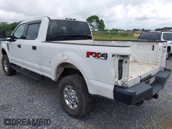 ✅ 2019 Ford F-250 XL • VIN: 1FT7W2B63KED50139 • Lot: 42726614. Listed on IAAI with 187,557 mi. Free auction sales archive from the USA and detailed vehicle history report at DreamBid. Image 3.