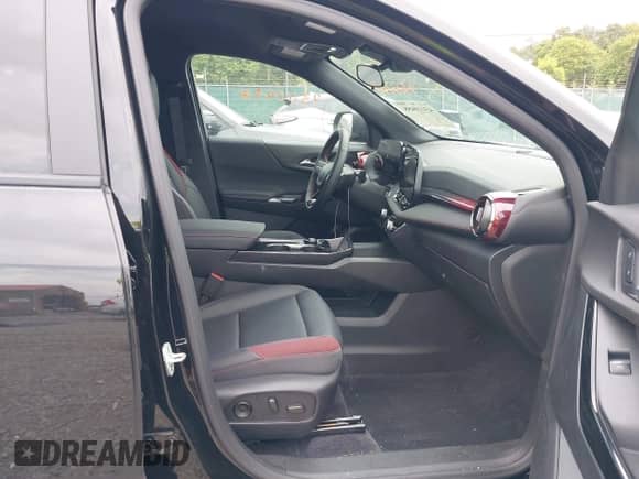 2025 Chevrolet Equinox FWD RS z VIN 3GNAXLEG8SL295711, wystawiony jako IAAI lot #43110458 z przebiegiem 1 660 mil mil oraz . Historia ofert i sprzedaży dostępna na DreamBid. Obrazek 5.