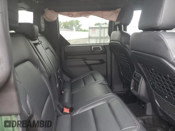 ✅ 2025 Ford Bronco Badlands • VIN: 1FMEE9BP1SLA66088 • Lot: 60238525. Wystawiony na Copart z przebiegiem 1 419 mil. Bezpłatny archiwum sprzedaży aukcyjnych z USA i szczegółowy raport historii pojazdu na DreamBid. Zdjęcie 11.