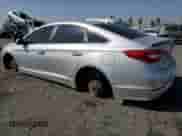 2015 Hyundai Sonata SE с VIN 5NPE24AF5FH156055, выставлен на аукционе Copart как лот 82364145 с пробегом 112 411 миль миль и Списание • Salvage title. История ставок и продаж доступна на DreamBid. Изображение 2.