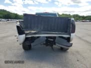 ✅ 2005 GMC Sierra 2500HD Work Truck • VIN: 1GTHK24UX5E300743 • Лот: 60832704. Опубликован ранее на Copart с пробегом 111 667 миль. Бесплатный доступ к архиву аукционных продаж из США и подробный отчёт об истории автомобиля на DreamBid. Изображение 6.