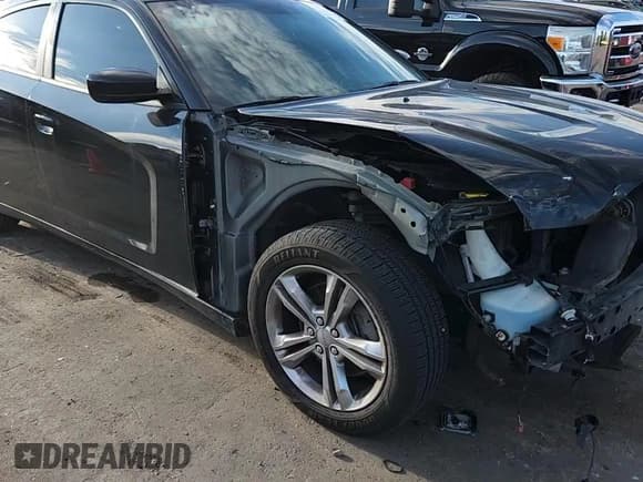 ✅ 2013 Dodge Charger RT Plus • VIN: 2C3CDXDT4DH715948 • Lot: 71035165. Wystawiony na Copart z przebiegiem 167 896 mil. Bezpłatny archiwum sprzedaży aukcyjnych z USA i szczegółowy raport historii pojazdu na DreamBid. Zdjęcie 14.