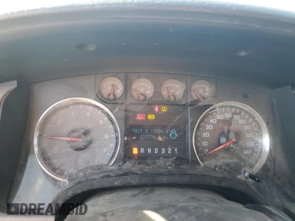 ✅ 2010 Ford F-150 XL • VIN: 1FTFX1EV0AFA06279 • Lot: 92808805. Listed on Copart with 229,716 mi. Free auction sales archive from the USA and detailed vehicle history report at DreamBid. Image 9.