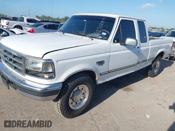 ✅ 1997 Ford F-250 • VIN: 1FTHX25F3VEB86862 • Lot: 42722411. Listed on IAAI with Not provided. Free auction sales archive from the USA and detailed vehicle history report at DreamBid. Image 2.