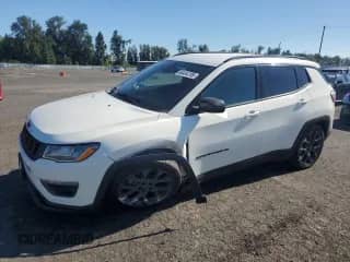 2021 Jeep Compass 80th Anniversary с VIN 3C4NJDEB3MT593009, выставлен на аукционе Copart как лот 68494795 с пробегом 69 891 миль миль и Списание • Salvage title. История ставок и продаж доступна на DreamBid. Изображение 1.