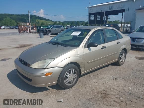 ✅ 2002 Ford Focus SE • VIN: 1FAFP34P72W329783 • Лот: 42656875. Опубликован ранее на IAAI с пробегом 165 756 миль. Бесплатный доступ к архиву аукционных продаж из США и подробный отчёт об истории автомобиля на DreamBid. Изображение 2.