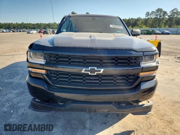 ✅ 2017 Chevrolet Silverado 1500 Custom • VIN: 1GCRCPEHXHZ302599 • Lot: 70905045. Wystawiony na Copart z przebiegiem 78 681 mil. Bezpłatny archiwum sprzedaży aukcyjnych z USA i szczegółowy raport historii pojazdu na DreamBid. Zdjęcie 5.