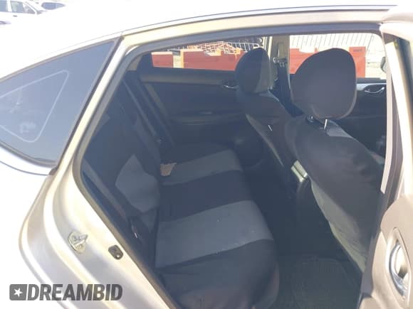 ✅ 2018 Nissan Sentra S • VIN: 3N1AB7AP7JY322938 • Lot: 43223250. Listed on IAAI with 208,520 mi. Free auction sales archive from the USA and detailed vehicle history report at DreamBid. Image 8.