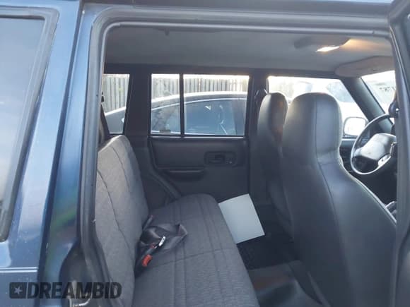 ✅ 2001 Jeep Cherokee Sport • VIN: 1J4FF48S21L502816 • Lot: 43901787. Listed on IAAI with 150,355 mi. Free auction sales archive from the USA and detailed vehicle history report at DreamBid. Image 8.