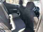 2018 Hyundai Accent SEL z VIN 3KPC24A33JE022557, wystawiony jako Copart lot #62828383 z przebiegiem 77 268 mil mil oraz . Historia ofert i sprzedaży dostępna na DreamBid. Obrazek 10.