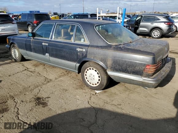 ✅ 1986 Mercedes-Benz 420 SEL • VIN: WDBCA35D1GA265651 • Lot: 80223714. Wystawiony na Copart z przebiegiem 104 989 mil. Bezpłatny archiwum sprzedaży aukcyjnych z USA i szczegółowy raport historii pojazdu na DreamBid. Zdjęcie 2.
