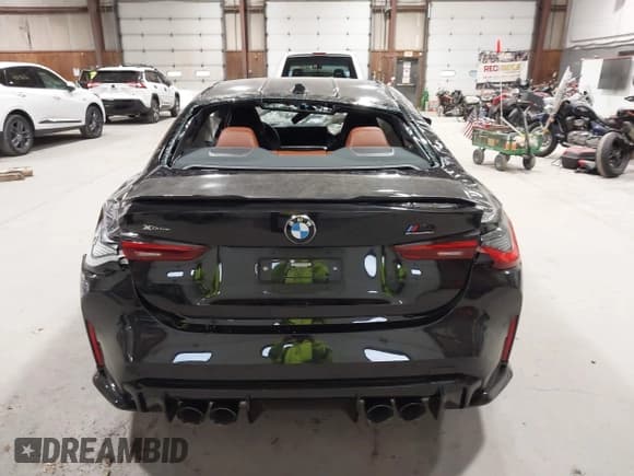 ✅ 2024 BMW M4 Competition xDrive • VIN: WBS43AZ07RCN35199 • Lot: 43642485. Listed on IAAI with 4,811 mi. Free auction sales archive from the USA and detailed vehicle history report at DreamBid. Image 17.