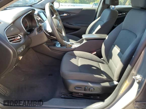 ✅ 2017 Chevrolet Malibu LT • VIN: 1G1ZE5ST4HF225021 • Lot: 85496855. Wystawiony na Copart z przebiegiem 114 768 mil mil. Skorzystaj z bezpłatnego archiwum sprzedaży aukcyjnych z USA i zobacz szczegółowy raport historii pojazdu na DreamBid. Zdjęcie 7.