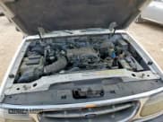 ✅ 2001 Ford Explorer XLT • VIN: 1FMZU63PX1ZA30705 • Lot: 57918865. Listed on Copart with 233,418 mi. Free auction sales archive from the USA and detailed vehicle history report at DreamBid. Image 12.