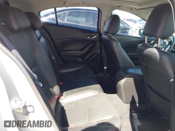 ✅ 2015 Mazda 3 S Grand Touring • VIN: JM1BM1M38F1256560 • Lot: 41655332. Wystawiony na IAAI z przebiegiem 121 179 mil. Bezpłatny archiwum sprzedaży aukcyjnych z USA i szczegółowy raport historii pojazdu na DreamBid. Zdjęcie 8.