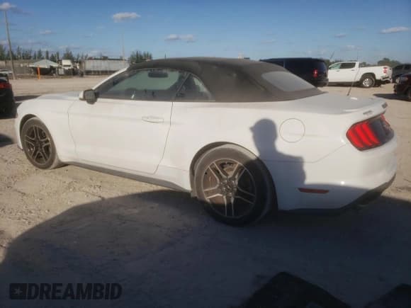 ✅ 2018 Ford Mustang EcoBoost Premium • VIN: 1FATP8UH5J5132916 • Lot: 90892995. Listed on Copart with 66,718 mi. Free auction sales archive from the USA and detailed vehicle history report at DreamBid. Image 2.