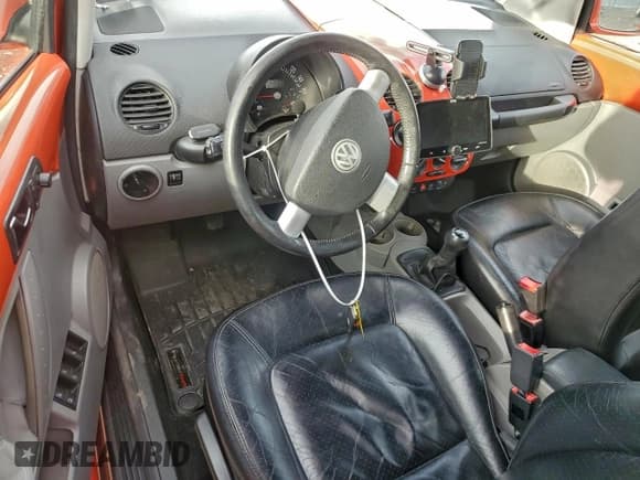 ✅ 2003 Volkswagen Beetle GLS • VIN: 3VWCD21Y23M331579 • Lot: 96163225. Listed on Copart with 93,527 mi. Free auction sales archive from the USA and detailed vehicle history report at DreamBid. Image 8.