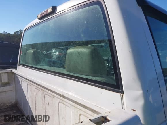 ✅ 1997 Chevrolet Silverado 1500 • VIN: 1GCEC14W6VZ138243 • Lot: 43466539. Wystawiony na IAAI z przebiegiem 176 085 mil. Bezpłatny archiwum sprzedaży aukcyjnych z USA i szczegółowy raport historii pojazdu na DreamBid. Zdjęcie 8.