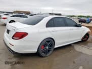 ✅ 2018 Mercedes-Benz E 63 S AMG • VIN: WDDZF8KB8JA254169 • Lot: 50769985. Wystawiony na Copart z przebiegiem 111 984 mil. Bezpłatny archiwum sprzedaży aukcyjnych z USA i szczegółowy raport historii pojazdu na DreamBid. Zdjęcie 3.