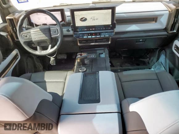 ✅ 2024 GMC HUMMER EV Pickup 2X • VIN: 1GT10BDD0RU110128 • Lot: 81983585. Listed on Copart with 17,770 mi. Free auction sales archive from the USA and detailed vehicle history report at DreamBid. Image 8.