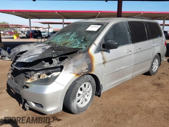 ✅ 2008 Honda Odyssey EX-L • VIN: 5FNRL38778B403021 • Lot: 43693003. Wystawiony na IAAI z przebiegiem Nie podano. Bezpłatny archiwum sprzedaży aukcyjnych z USA i szczegółowy raport historii pojazdu na DreamBid. Zdjęcie 2.