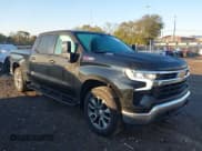 ✅ 2022 Chevrolet Silverado 1500 LT • VIN: 1GCUDDET7NZ514513 • Лот: 43579838. Опубликован ранее на IAAI с пробегом 101 613 миль. Бесплатный доступ к архиву аукционных продаж из США и подробный отчёт об истории автомобиля на DreamBid. Изображение 1.