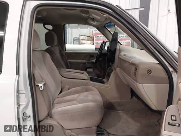 2005 Chevrolet Suburban LS z VIN 1GNFK16Z45J176719, wystawiony jako IAAI lot #42325067 z przebiegiem 199 884 mil mil oraz . Historia ofert i sprzedaży dostępna na DreamBid. Obrazek 5.