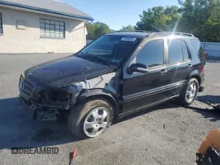 ✅ 2003 Mercedes-Benz M 350 • VIN: 4JGAB57E83A421097 • Лот: 70356595. Опубликован ранее на Copart с пробегом 161 188 миль. Бесплатный доступ к архиву аукционных продаж из США и подробный отчёт об истории автомобиля на DreamBid. Изображение 1.