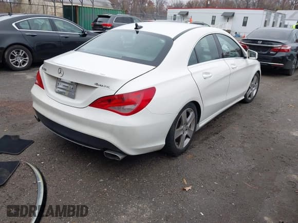 ✅ 2015 Mercedes-Benz CLA 250 • VIN: WDDSJ4GB9FN177149 • Lot: 43723135. Listed on IAAI with 144,345 mi. Free auction sales archive from the USA and detailed vehicle history report at DreamBid. Image 4.