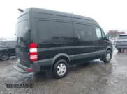 ✅ 2015 Mercedes-Benz Sprinter Passenger • VIN: WDZPE7DC7FP157196 • Lot: 43564964. Wystawiony na IAAI z przebiegiem 110 534 mil. Bezpłatny archiwum sprzedaży aukcyjnych z USA i szczegółowy raport historii pojazdu na DreamBid. Zdjęcie 4.